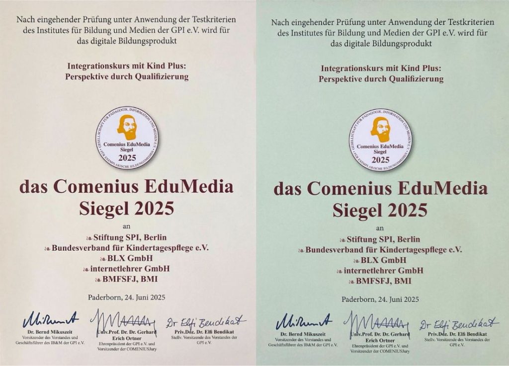 Zwei Urkunden des Comenius-EduMedia-Siegels 2025 für das digitale Fortbildungsmodul Integrationskurs mit Kind Plus.